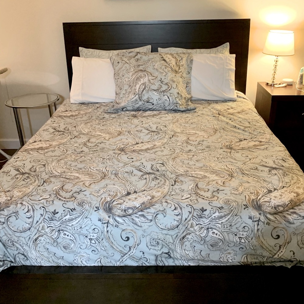 Pottery Barn organic cotton duvet and one euro sham. Like new.